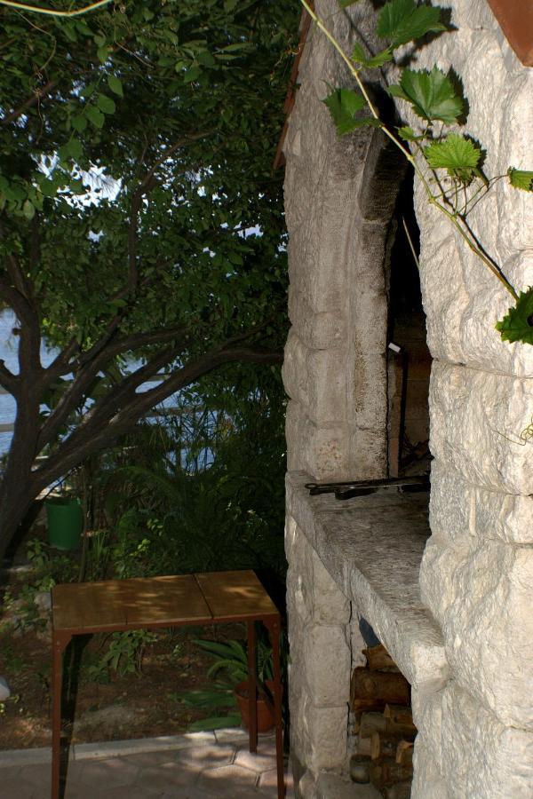 Apartments By The Sea Pisak, Omis - 2802 Dış mekan fotoğraf
