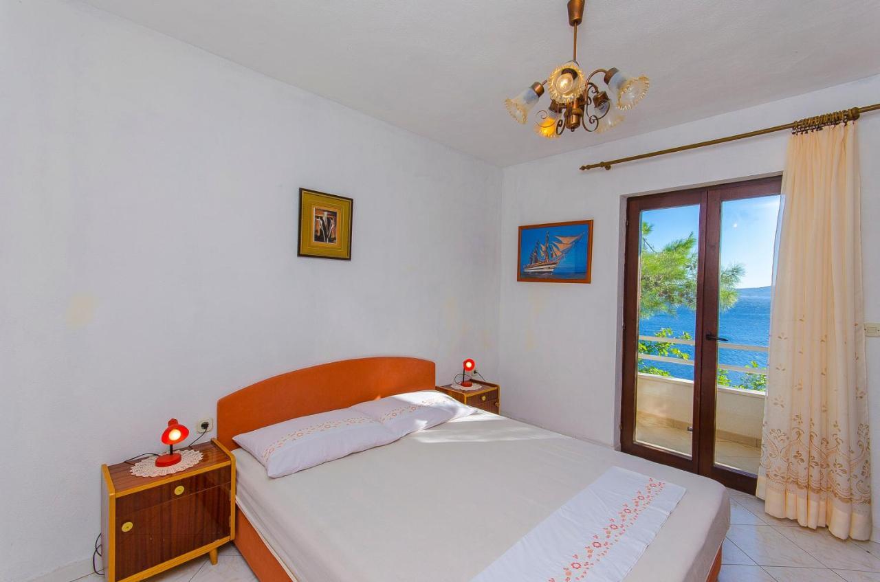 Apartments By The Sea Pisak, Omis - 2802 Dış mekan fotoğraf