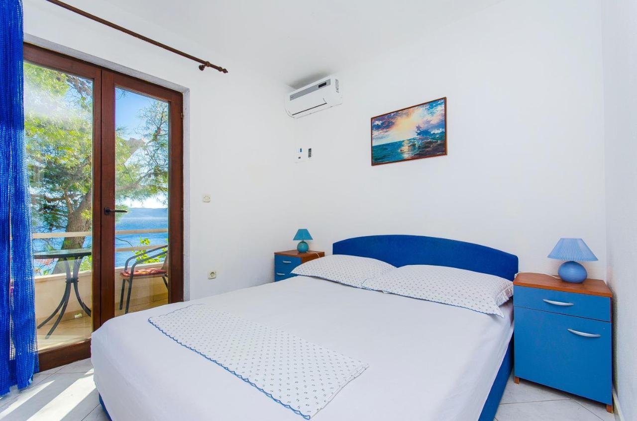 Apartments By The Sea Pisak, Omis - 2802 Dış mekan fotoğraf
