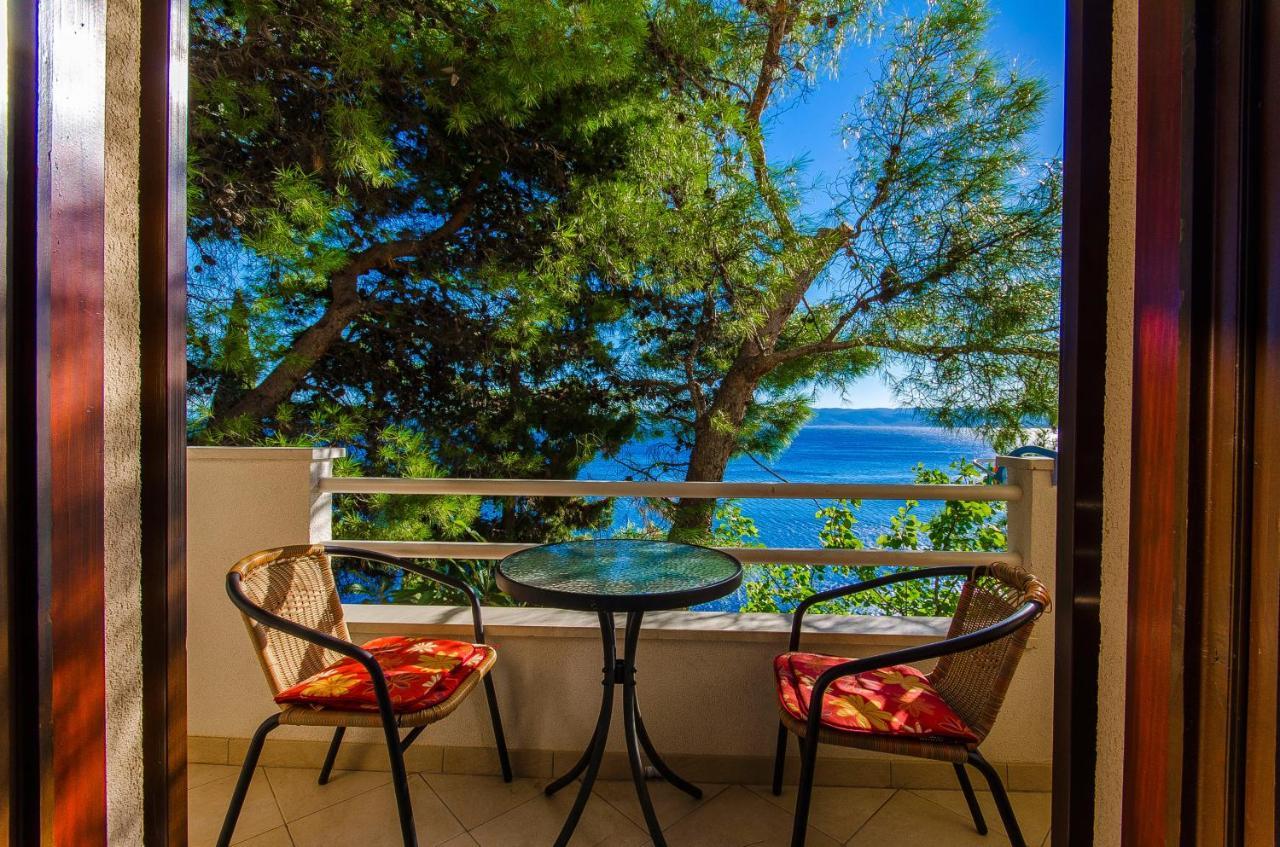 Apartments By The Sea Pisak, Omis - 2802 Dış mekan fotoğraf